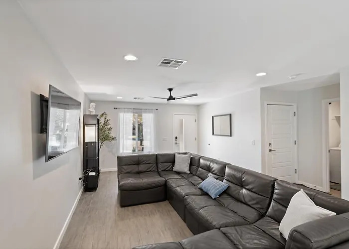Modern 3br With Private Yard Holiday home Phoenix
