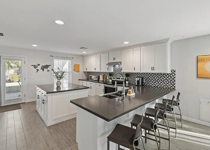 Modern 3br With Private Yard * Phoenix