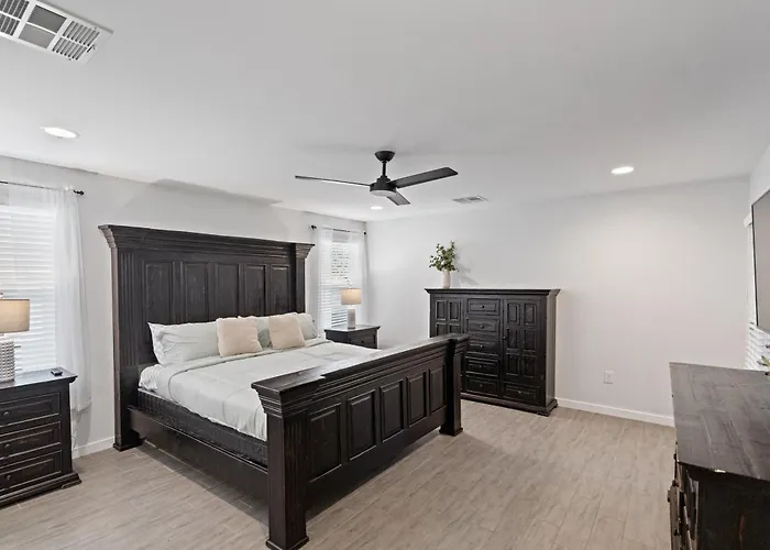 Modern 3br With Private Yard * Phoenix