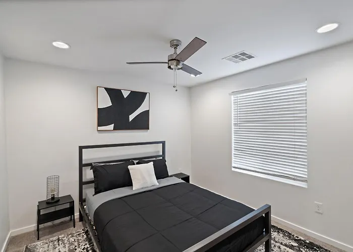 Modern 3br With Private Yard