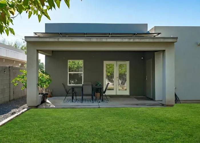Holiday home Modern 3br With Private Yard